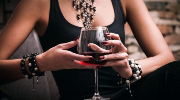 vinul efect nebanuit la ce ajuta