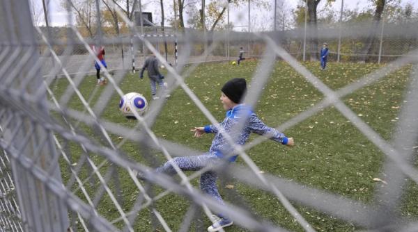 terenurile de sport inchise situa ie aberanta tudorache nu e normal