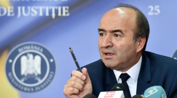tudorel toader scoate procurorii in afara jocurilor politice