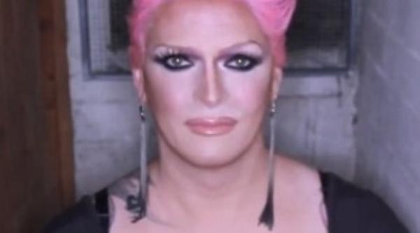 munroe bergdorf primul model transgender concediat