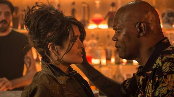 ryan reynolds si samuel l jackson sunt rivali si parteneri in comedia sezonului hitman s bodyguard care pe care