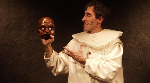 workshop de commedia dell arte sus inut enrico bonavera la teatrul excelsior