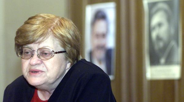 la despar irea de zoe petre profesoara de o rara erudi ie