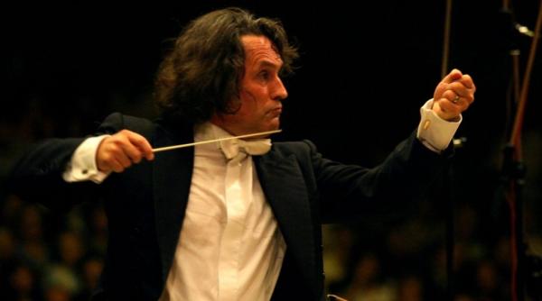 puterea de seductie a dirijorului horia andreescu la pupitrul orchestrei nationale ruse