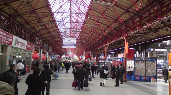 intarzieri de 3 ore in gara de nord cel pu in 15 trenuri afectate