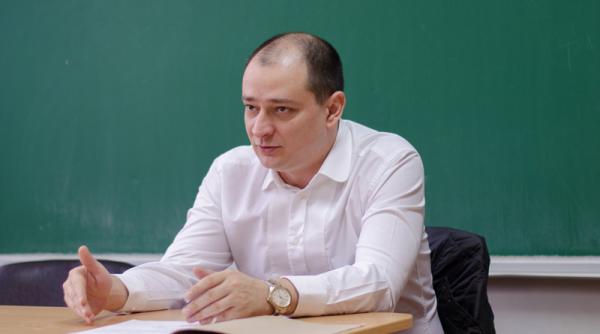 daniel balu a a premiat elevii din sectorul 4 20 000 de lei pentru 10 la bac 5 000 pentru evaluarea na ionala