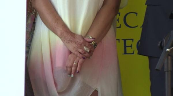 scandalos inuta unei profesoare in prima zi de coala a stat fix langa ponta