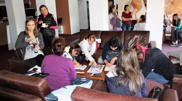 sm boala cu o mie de fe e afecteaza tinerii premiera in romania