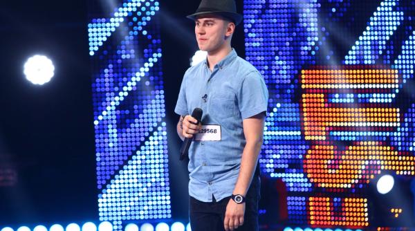 x factor cristian dragan romanul care face senza ie pe strazile din liverpool