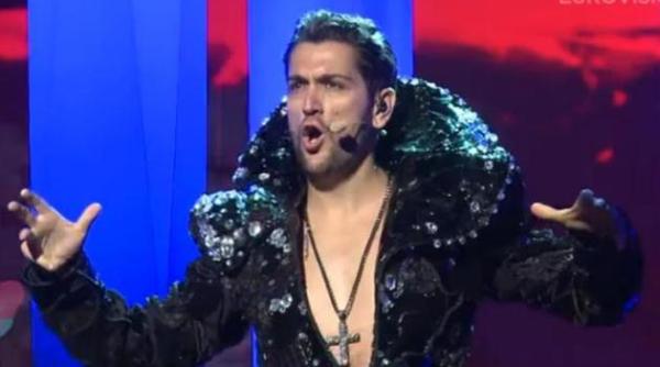 cezar ouatu pasiune noua sunt me terul manole al caselor mele