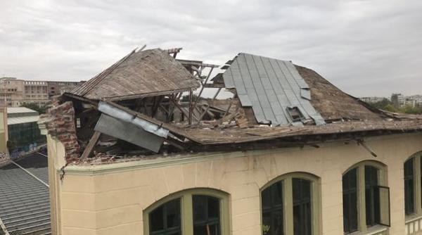 acoperisul fostei fabrici de bere rahova a cazut din nou pe carosabil