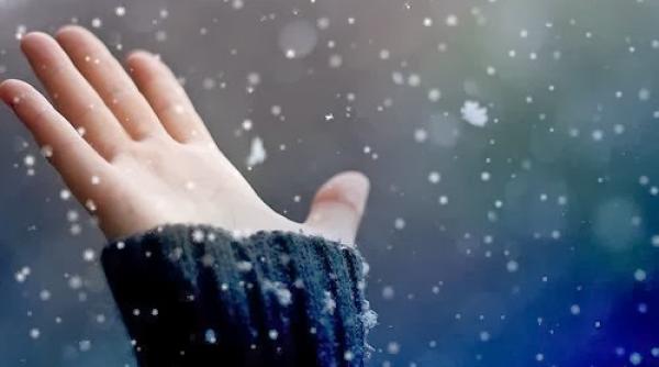 ninge in romania zapada are deja cativa centimetri