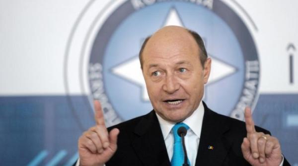 traian basescu cere desfiin area unei institu ii legatura cu sri