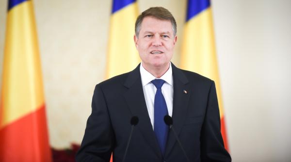 klaus iohannis ceremonie de decorare a gimna tilor catalina ponor marian dragulescu i larisa iordache
