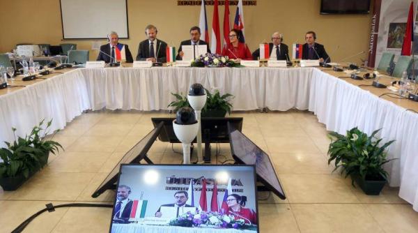 grupul de la vi egrad critici catre ue criza va continua