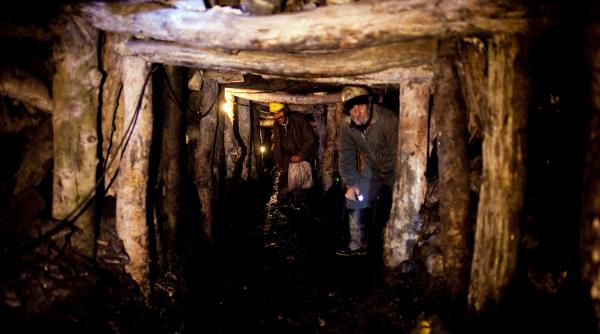 mina lupeni un miner mort al i doi sco i in via a