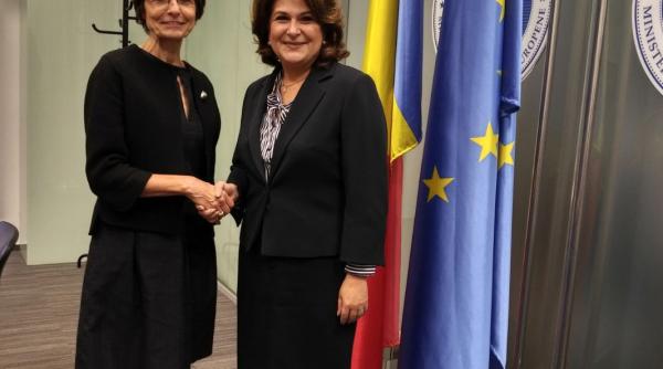 rovana plumb alaturi de marianne thyssen comisar european pentru ocupare afaceri sociale i incluziune
