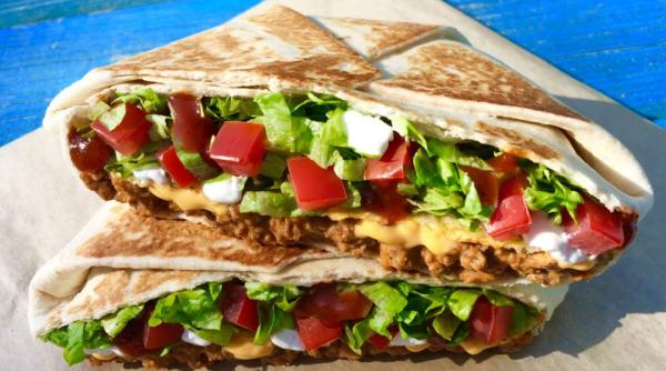lansare taco bell nebunie totala cu hainele