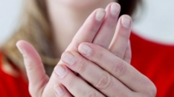 iti transpira palmele solutii care pot face minuni