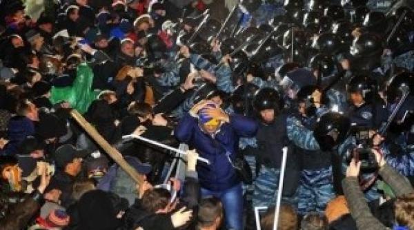 proteste ucraina mii de persoane in strada