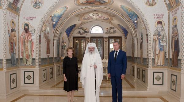 principesa margareta schimb de cadouri cu patriarhul bisericii ortodoxe romane