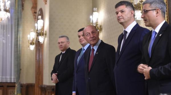 premierul lui basescu ii cere demisia lui mi a