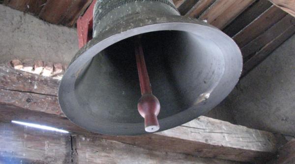 o biserica romaneasca veche de un secol vandalizata in sua