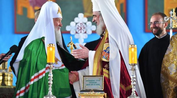 patriarhul chiril in gradina maicii domnului