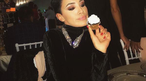 adelina pestri u cancer san ma scuza i ma duc sa vomit