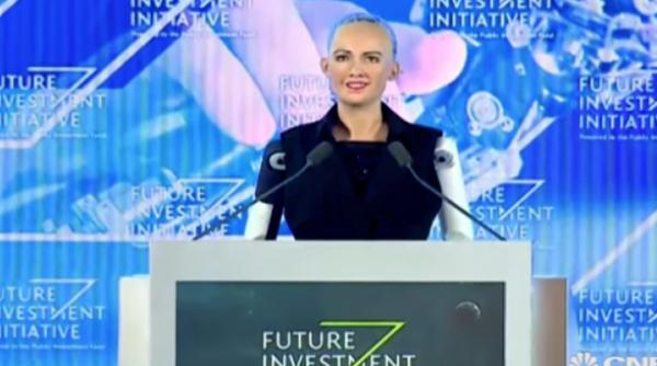 robotul sophia vine in romania