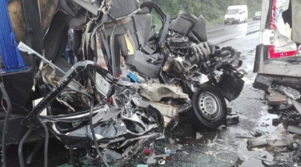 accident italia romani doi minori mor i trei persoane in stare grava