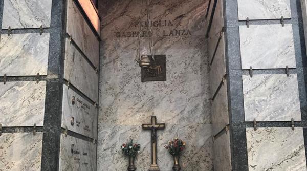 cimitirele din italia vs romania sfideaza imaginatia foto