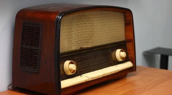 misterul unui radio de 45 de ani se aud nume ciudate i cifre