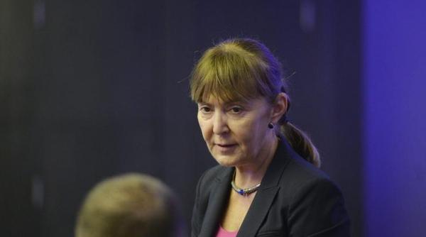 comisia sipa monica macovei parata la pe