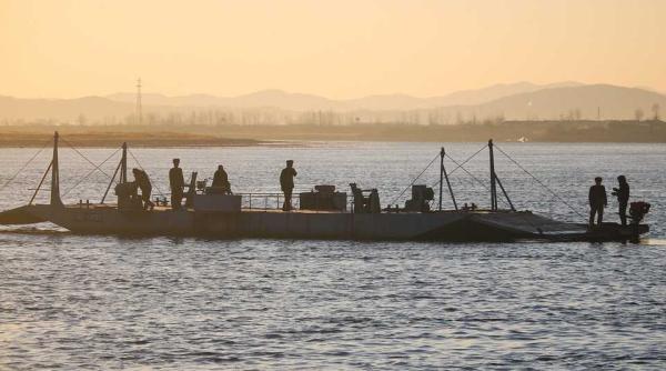 kim nebunul planetei isi face super arma