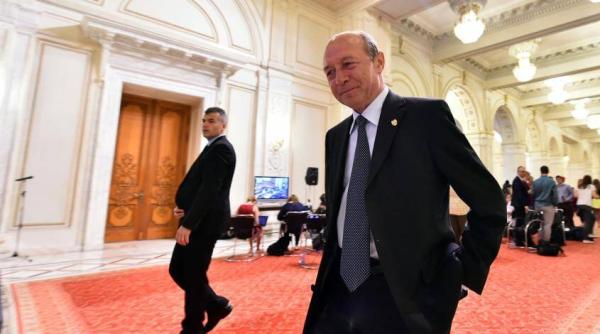 referendum anti chirtoaca dodon ironizat de traian basescu