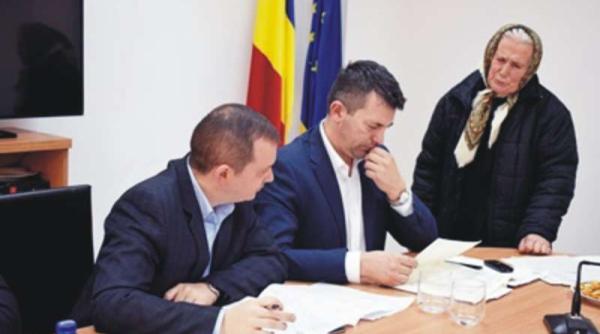 satu mare  prefectul cere explicatii cu privire la lipsa insemnelor nationale de la o inaugurare din carei