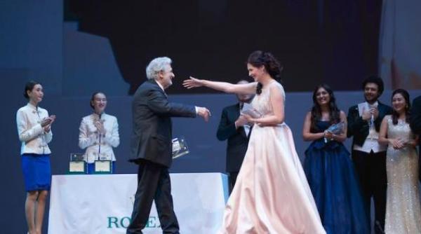 o romanca premiata de placido domingo la balul vienez de la timi oara
