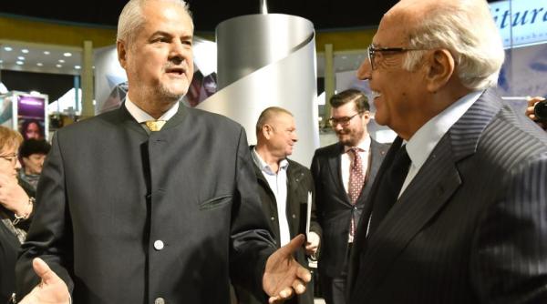 nastase la gaudeamus l am luat de o aripa i i am aratat unde este toaleta