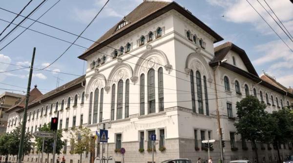 directorul operei timisoara intrat cu masina in zidul institutiei