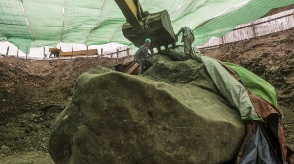 stanca de jad de 300 de tone scoasa la vanzare