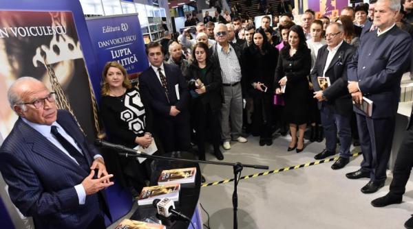 voiculescu la gaudeamus de ce a demisionat directorul humanitas