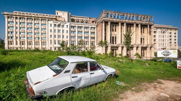 casa academiei imagini oribile in zona zero a bucure tiului foto
