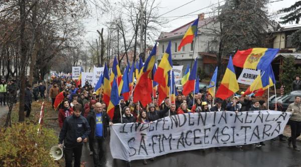 unire basarabia mar mii de persoane au cerut unirea in strada