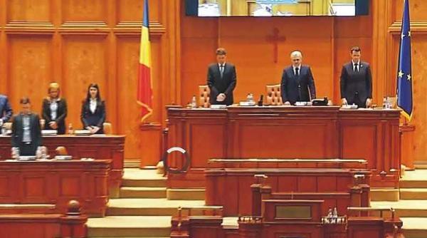 sedinta plenului camerei a inceput cu un moment dedicat memoriei regelui mihai