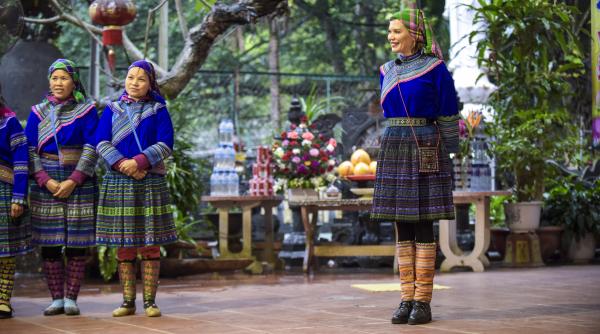 gina pistol in vietnam cadou nea teptat foto