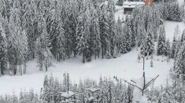 informare meteo  ninsori si viscol la munte  precipitatii mixte si vant puternic in rest  de sambata dimineata