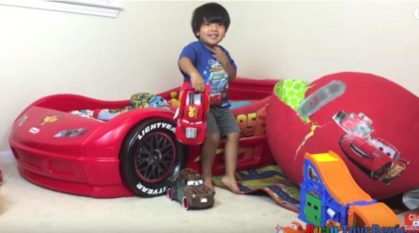 ryan copilul de 6 ani care a facut 11 milioane de dolari pe internet din review uri la jucarii