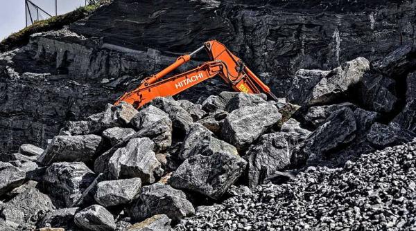 criza pe piata metalelor rare decizie mine romanesti