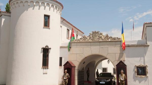 casa regala pe punctul de a pierde palatul elisabeta